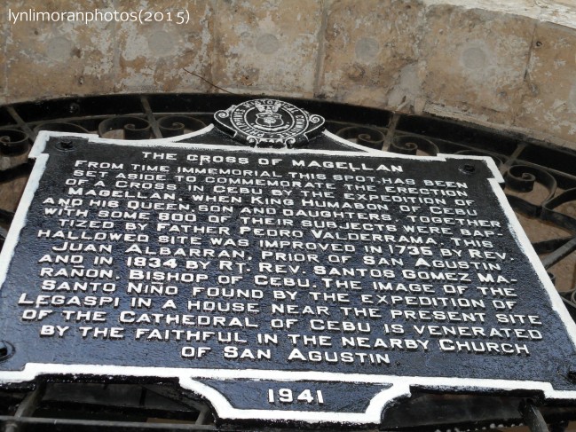 Plaque placed in the undermost part of the entrance.