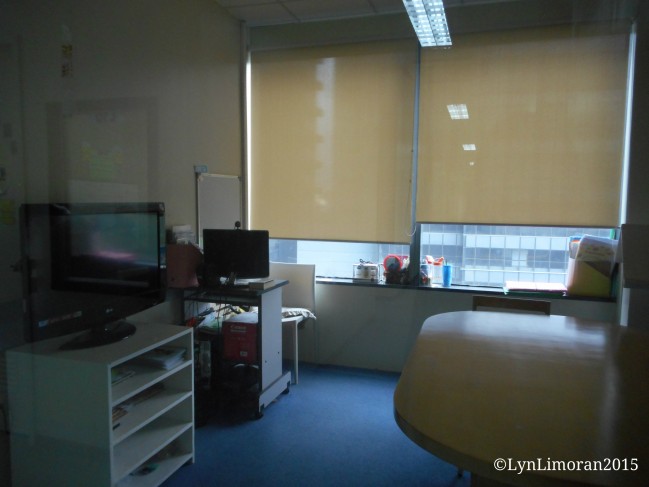 Group classes are held in this kind of classroom.