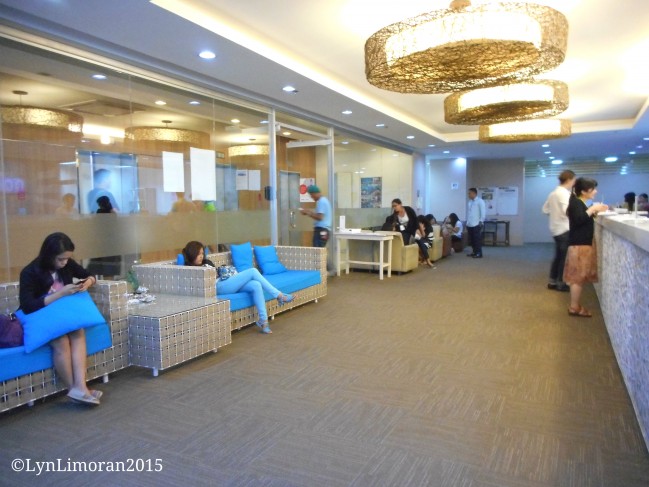 The eight floor lobby. Students and teachers stay in this floor after classes or during breaks.