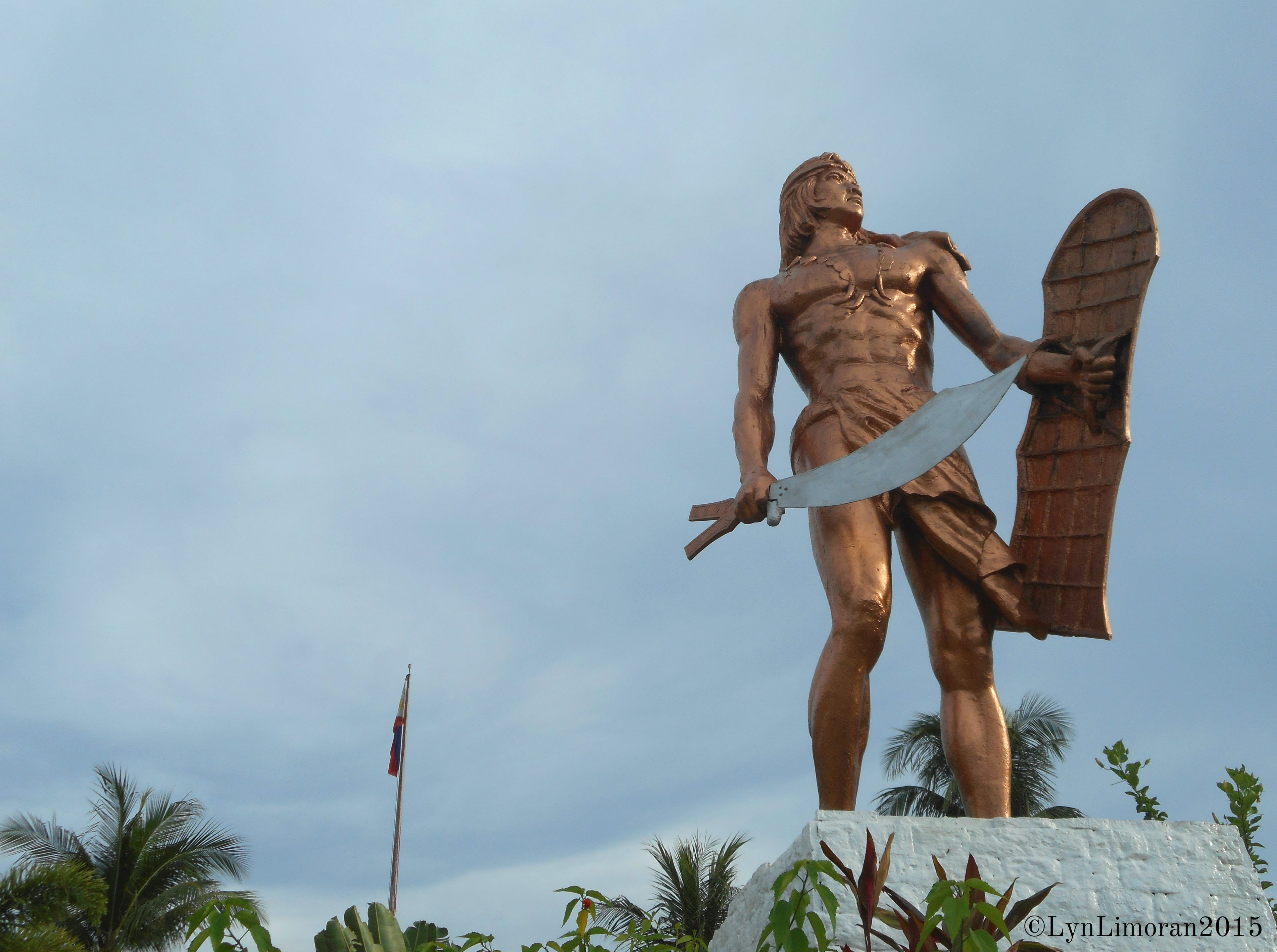 The bronze statue of Lapu-Lapu.